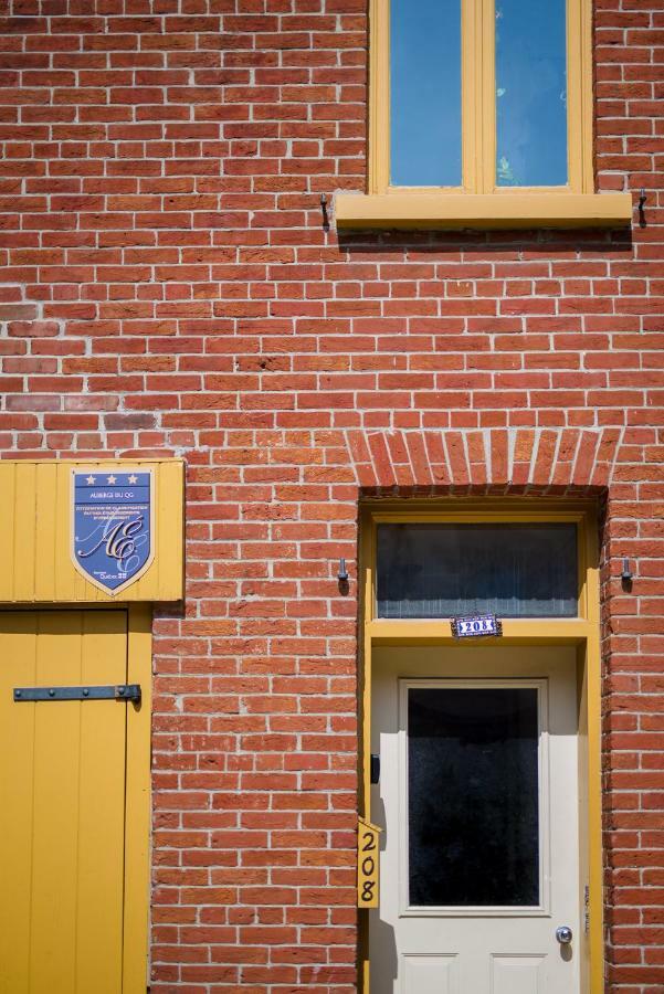 L'Auberge Du Qg La Prairie Exteriör bild